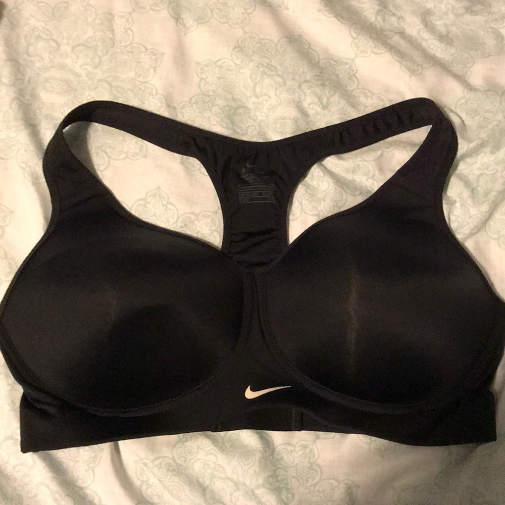 NWOT Nike sports bra